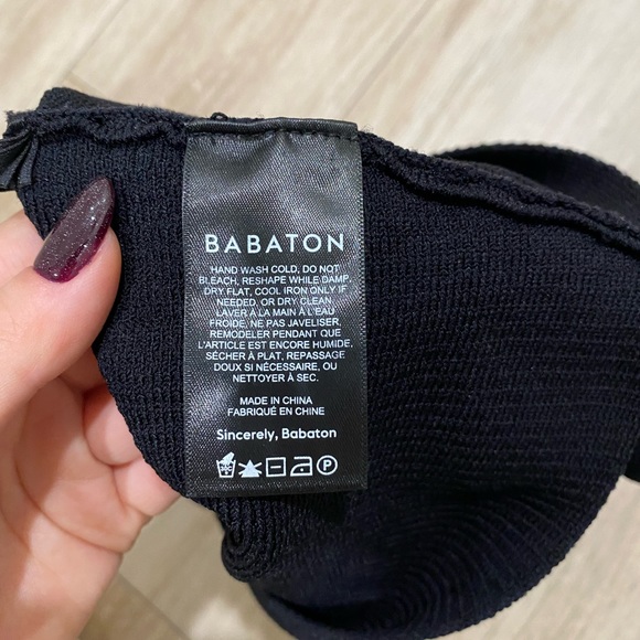 Aritzia Black Ribbed Crop Top - Picture 3 of 4